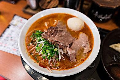 《瘟疫传说：安魂曲》4090显卡8K超高画质效果展示